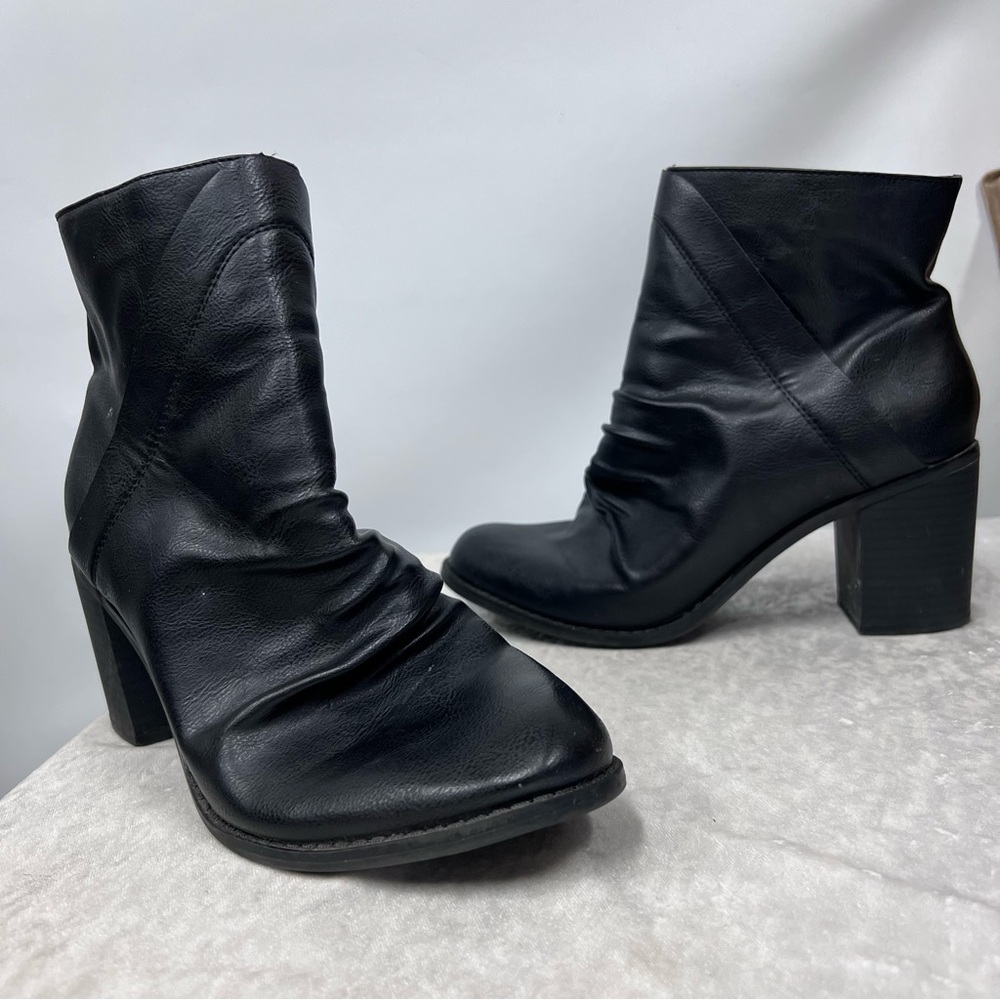 Elegant Black Ankle Boots size 9 1/2